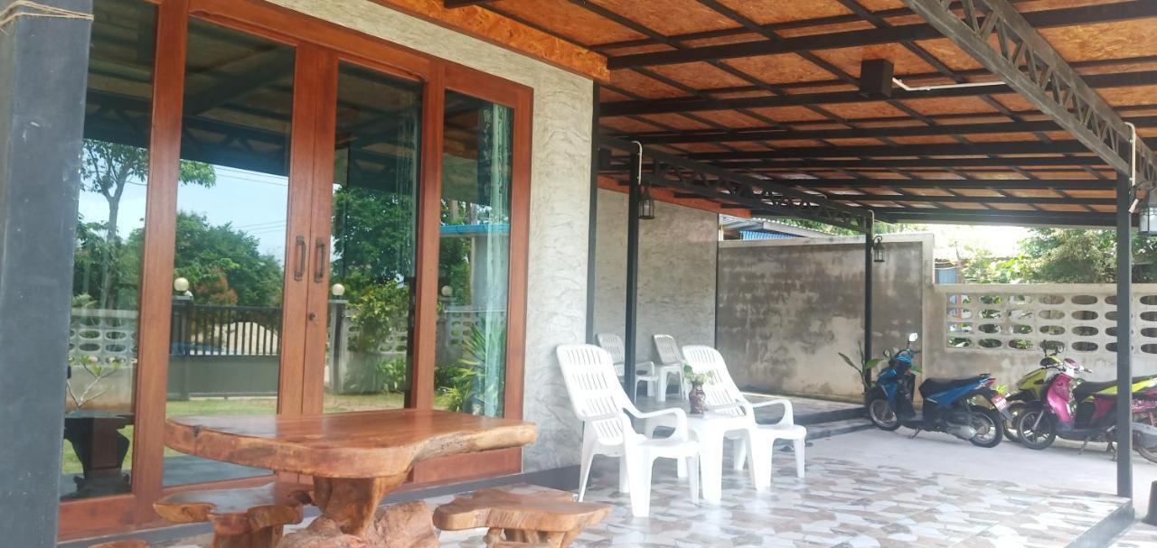 Kohjum Freedom Resort Koh Jum Exterior photo