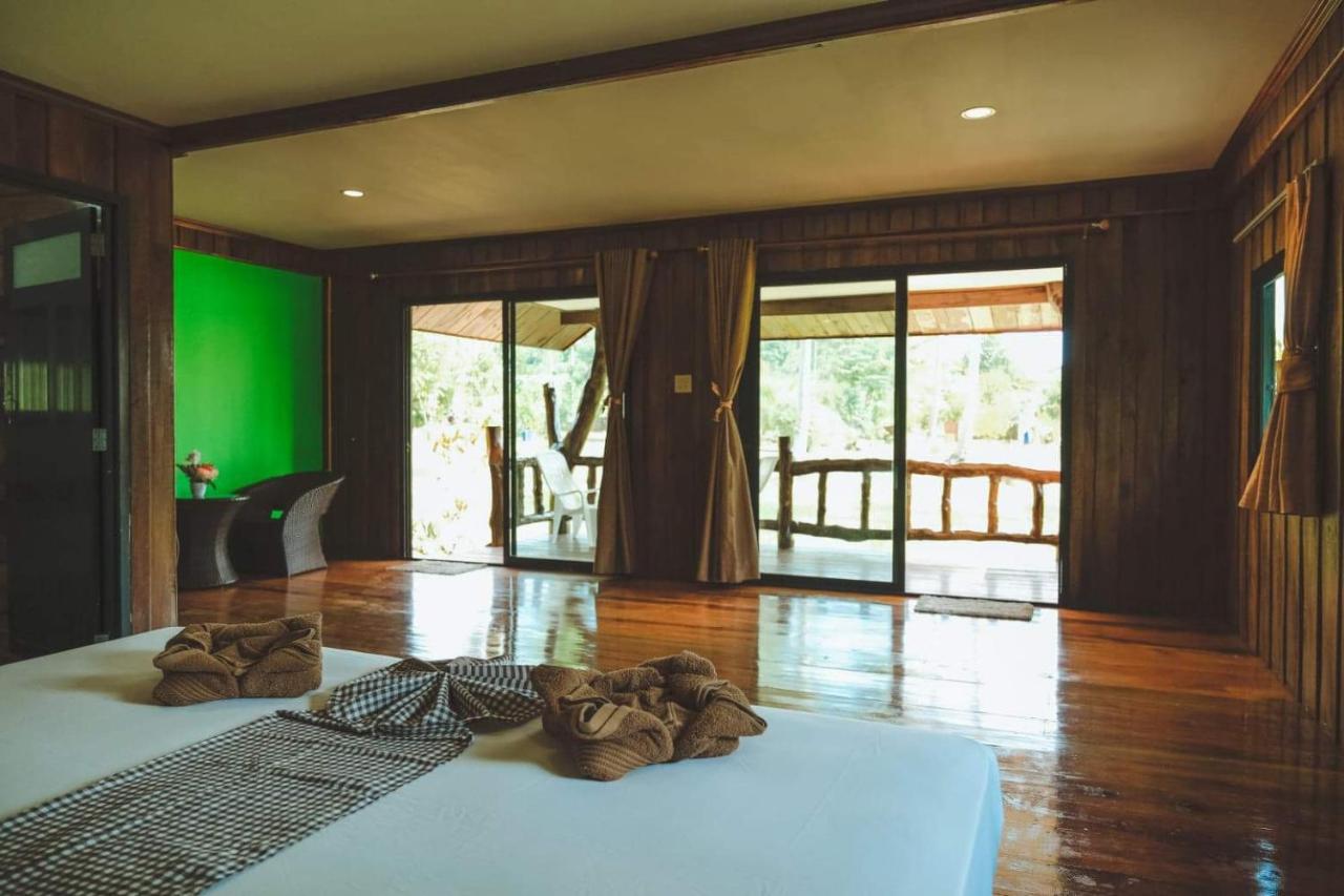 Kohjum Freedom Resort Koh Jum Exterior photo