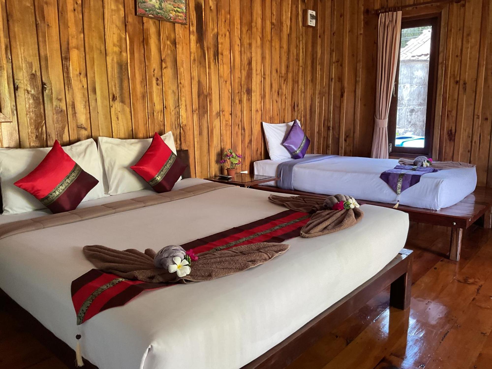 Kohjum Freedom Resort Koh Jum Exterior photo